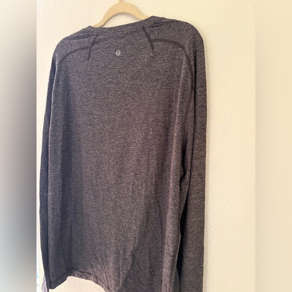 lululemon athletica🍋🤩Charcoal Long Sleeve Tee - Picture 4 of 6
